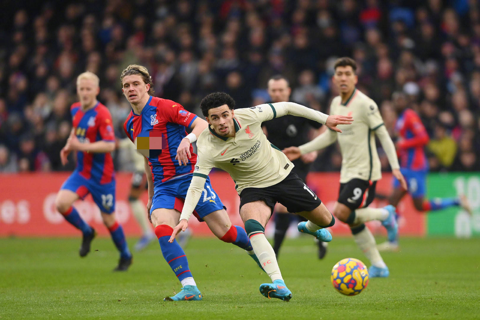 足球竞技中 足球竞技中