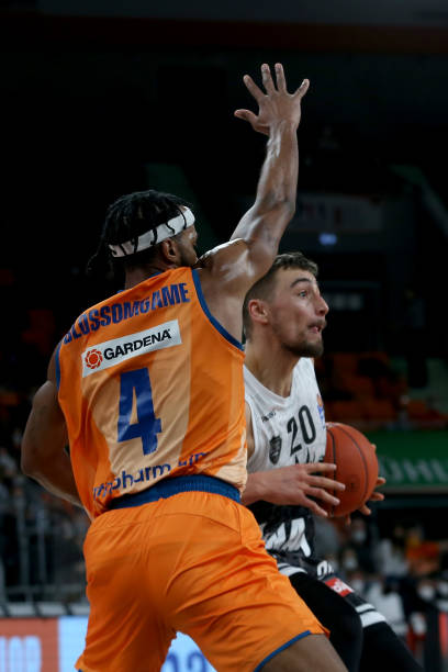 往意味着在 往意味着在