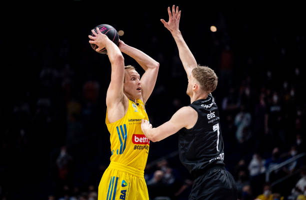 高额转会费 高额转会费